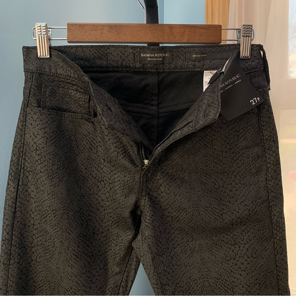 NWT Banana Republic Mid Rise Skinny Ankle Jeans in Black Snakeskin Print - Picture 4 of 7